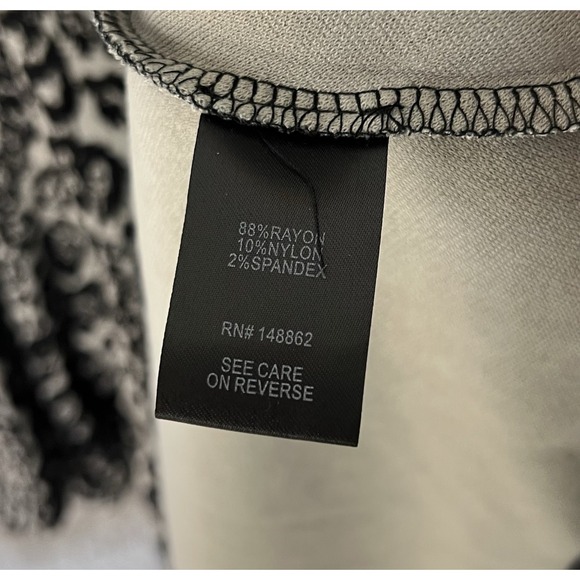 Torrid Leopard Double Knit Peplum Top Womens Size 0 US Large Gray Black Stretch - Picture 4 of 7